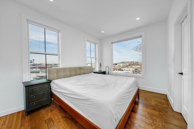 133 Boardman St PH6, Boston, MA 02128