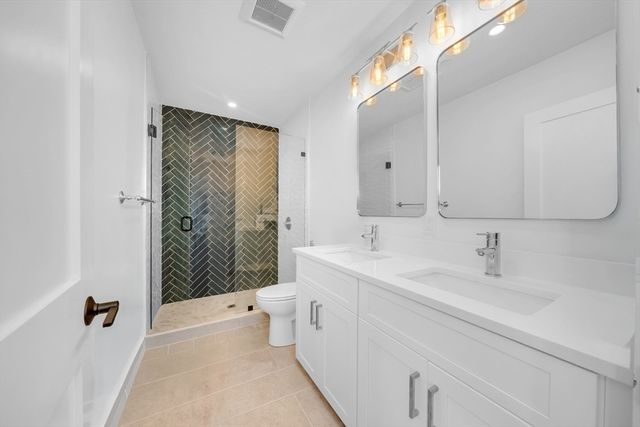 133 Boardman St PH6, Boston, MA 02128