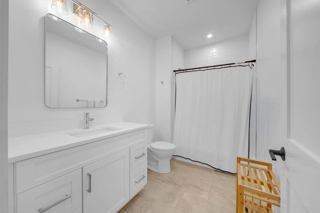 133 Boardman St PH6, Boston, MA 02128