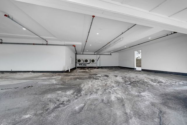 133 Boardman St PH6, Boston, MA 02128