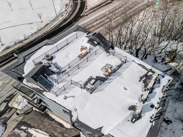 133 Boardman St PH6, Boston, MA 02128