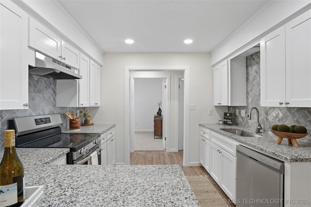 402 N Lincoln Avenue, Wagoner, OK 74467