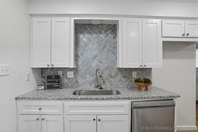 402 N Lincoln Avenue, Wagoner, OK 74467