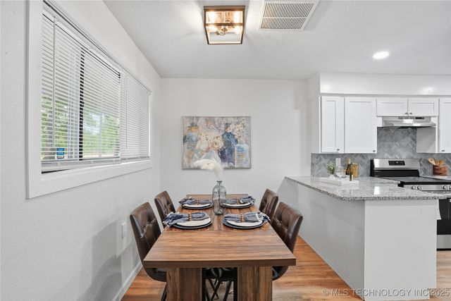 402 N Lincoln Avenue, Wagoner, OK 74467