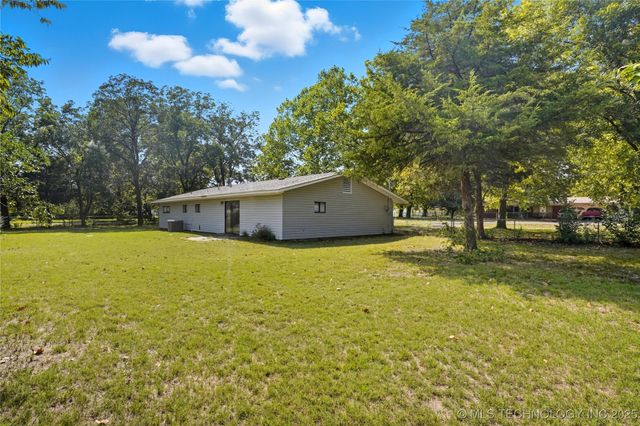 402 N Lincoln Avenue, Wagoner, OK 74467