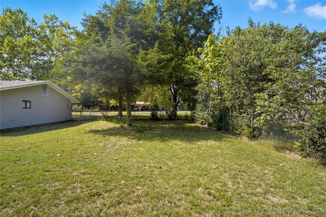 402 N Lincoln Avenue, Wagoner, OK 74467