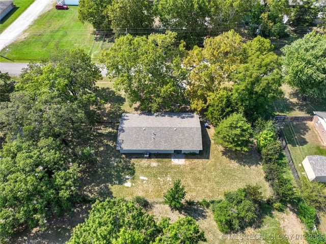 402 N Lincoln Avenue, Wagoner, OK 74467