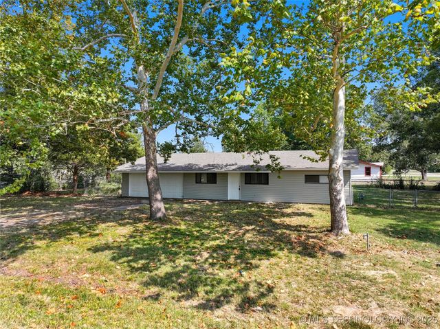 402 N Lincoln Avenue, Wagoner, OK 74467