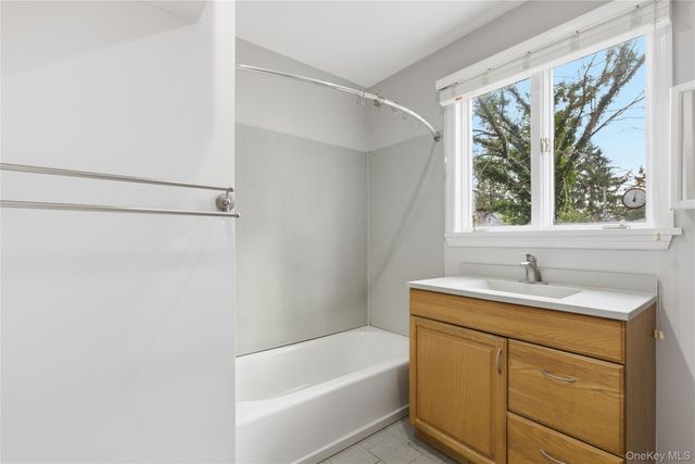 62 Van Wyck Street, Croton-on-hudson, NY 10520