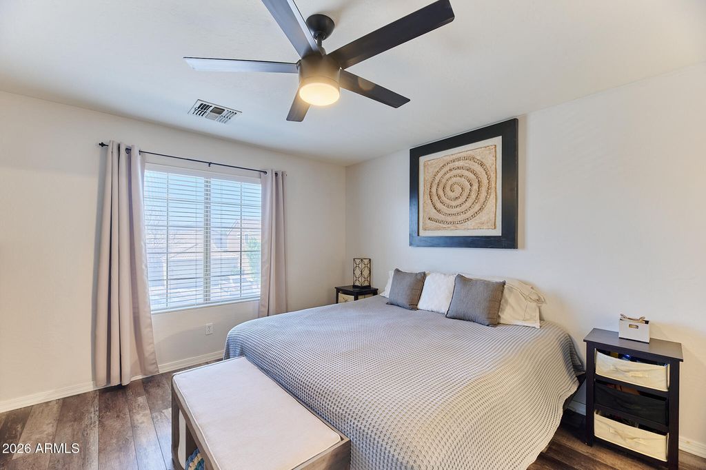 Image 20 of property listing at 8616 W CROWN KING Road, Tolleson, AZ 85353