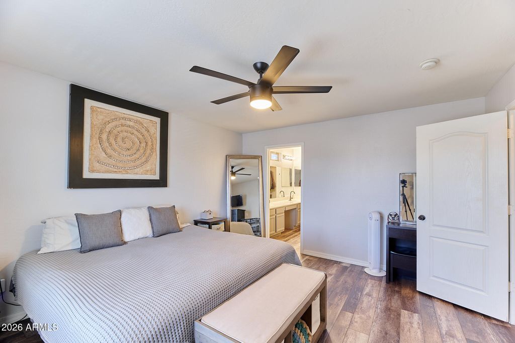Image 21 of property listing at 8616 W CROWN KING Road, Tolleson, AZ 85353