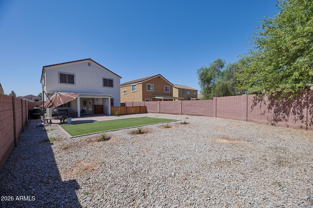Image 24 of property listing at 8616 W CROWN KING Road, Tolleson, AZ 85353