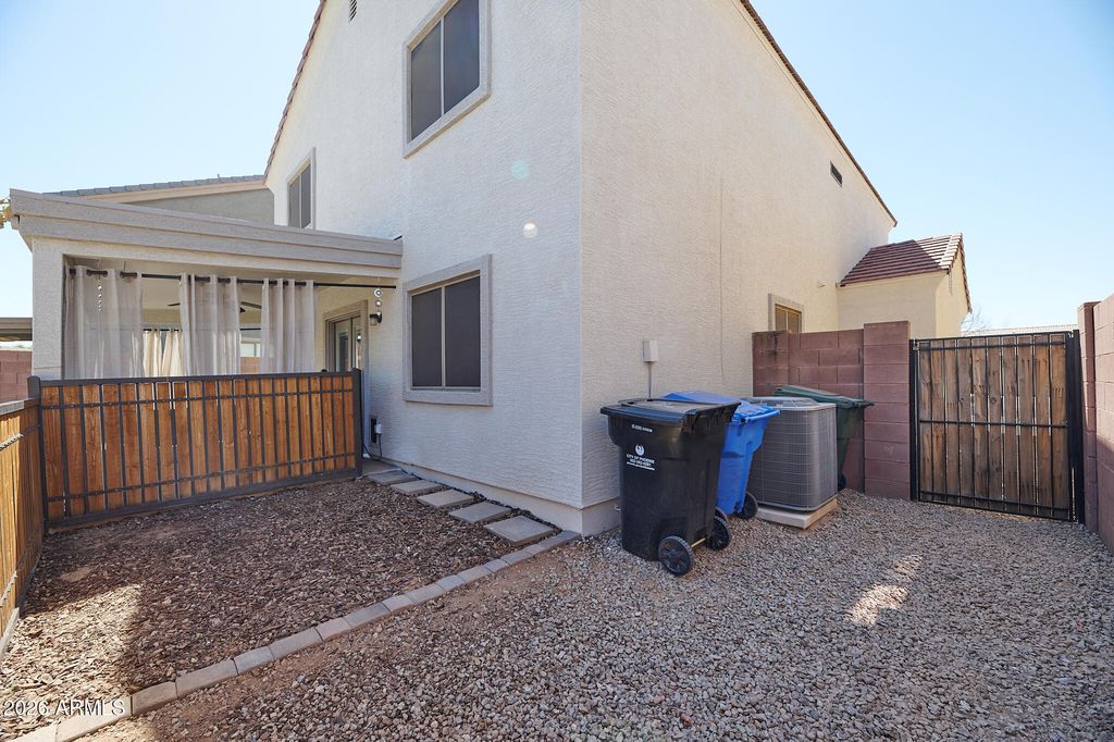 Image 25 of property listing at 8616 W CROWN KING Road, Tolleson, AZ 85353