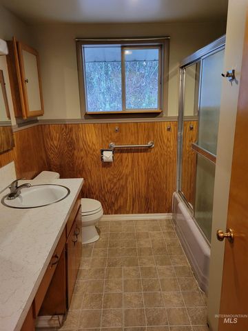 46582 Highway 12, Peck, ID 83545