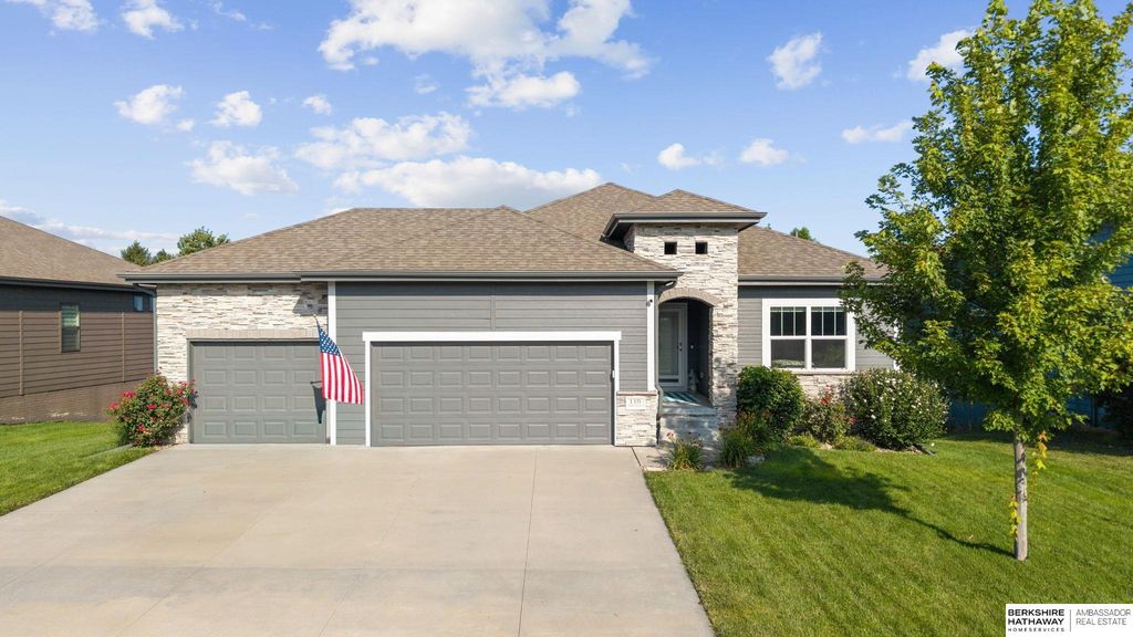 110 Eagle View Drive, Ashland, NE 68003