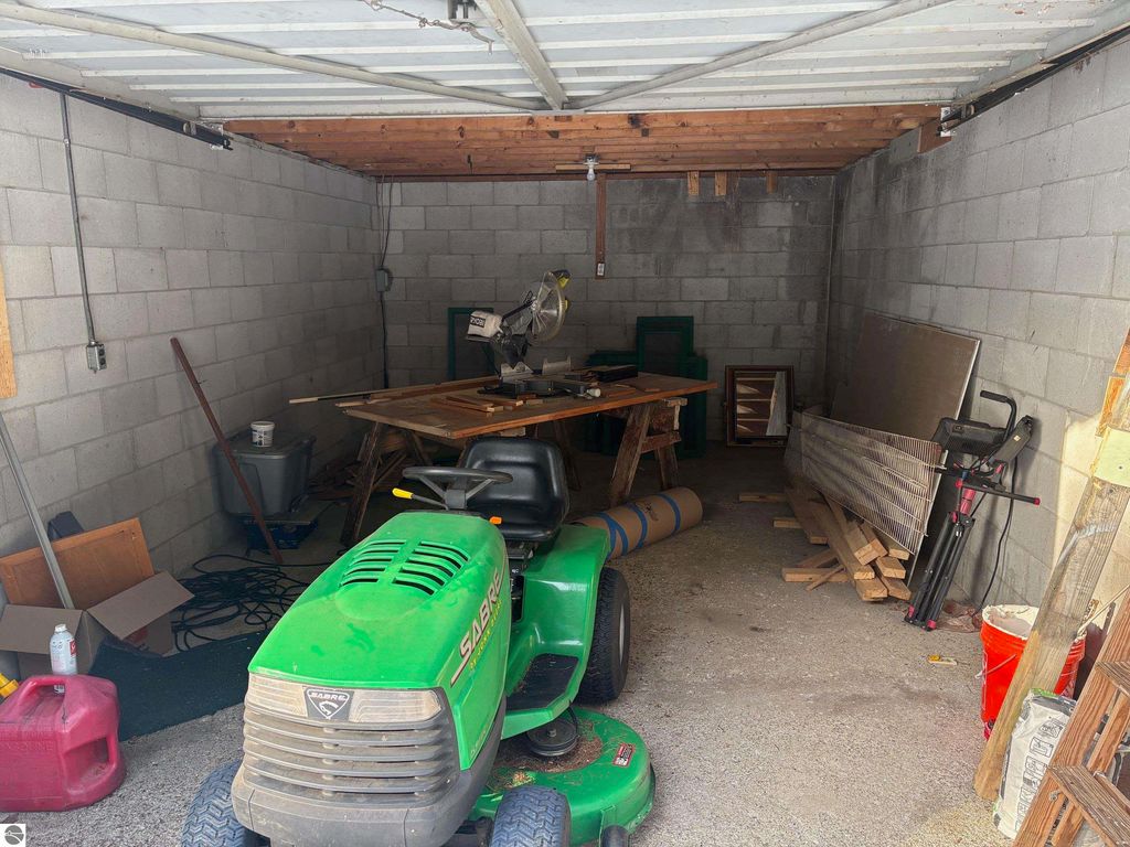 Image 9 of property listing at 19248 Caberfae Highway, Wellston, MI 49689