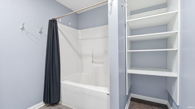 10012 Hosler Road, Leo, IN 46765