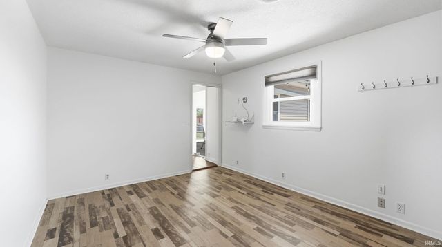 10012 Hosler Road, Leo, IN 46765