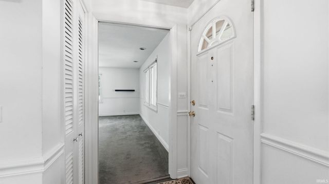 10012 Hosler Road, Leo, IN 46765