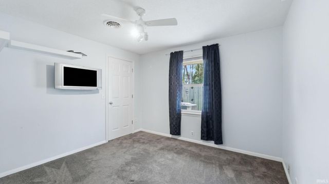 10012 Hosler Road, Leo, IN 46765
