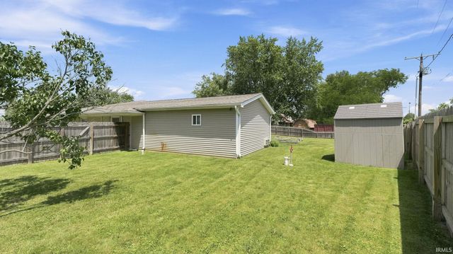 10012 Hosler Road, Leo, IN 46765
