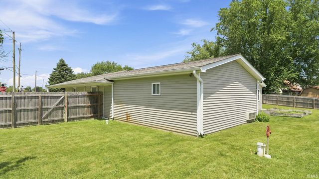 10012 Hosler Road, Leo, IN 46765