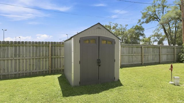10012 Hosler Road, Leo, IN 46765