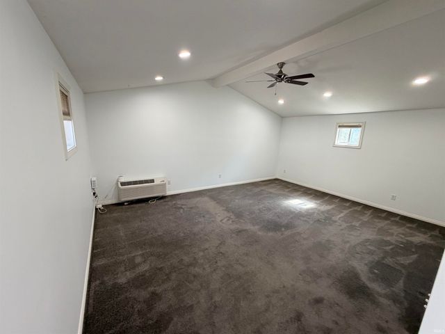10012 Hosler Road, Leo, IN 46765
