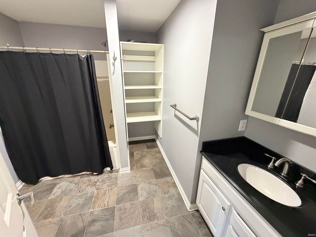 10012 Hosler Road, Leo, IN 46765