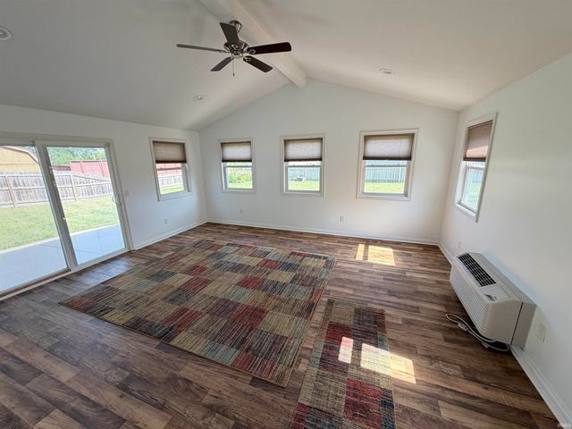 10012 Hosler Road, Leo, IN 46765
