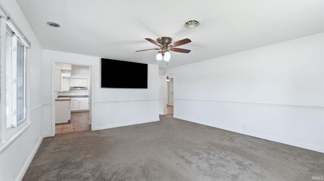 10012 Hosler Road, Leo, IN 46765