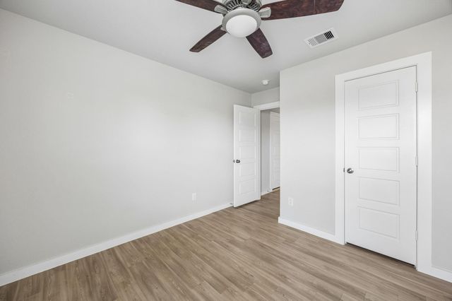 4989 Perennial Lane, La Marque, TX 77568