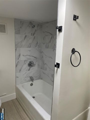 317 7th Street 1, Union City, NJ 07087