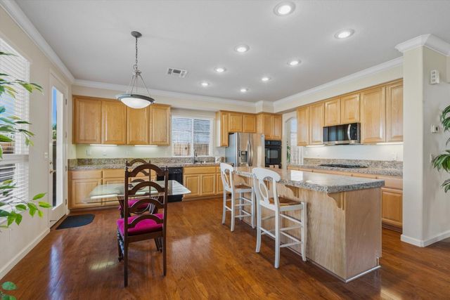 2525 Marsh Wren Way, Elk Grove, CA 95757