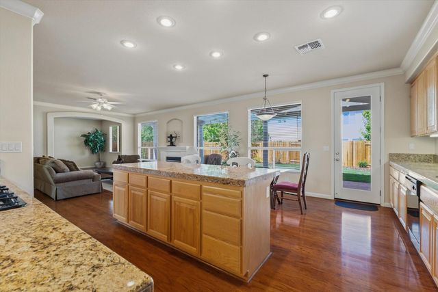 2525 Marsh Wren Way, Elk Grove, CA 95757