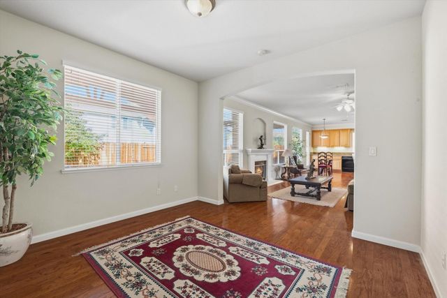2525 Marsh Wren Way, Elk Grove, CA 95757