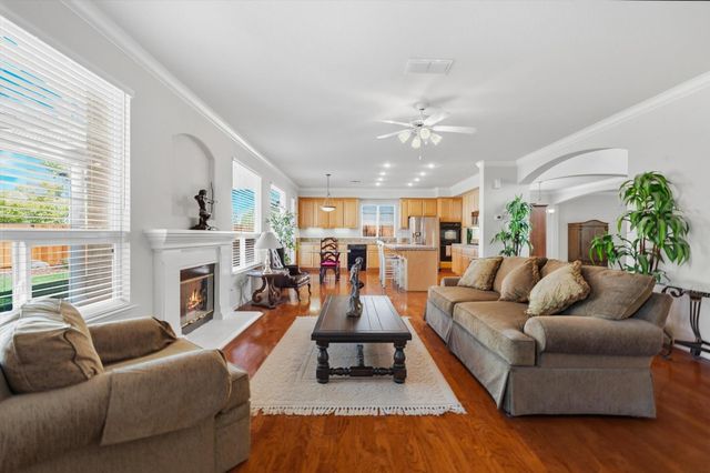 2525 Marsh Wren Way, Elk Grove, CA 95757