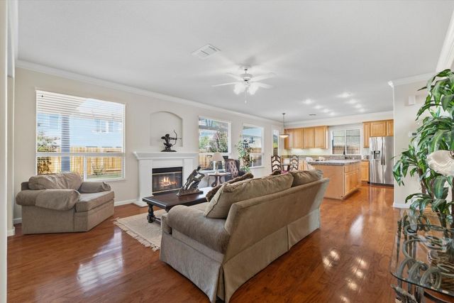 2525 Marsh Wren Way, Elk Grove, CA 95757