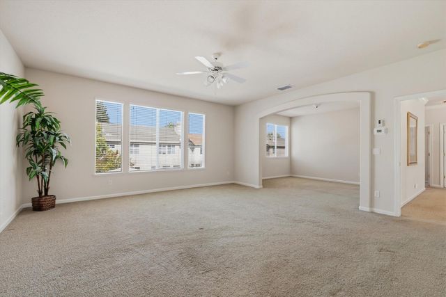 2525 Marsh Wren Way, Elk Grove, CA 95757