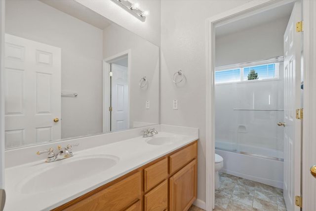 2525 Marsh Wren Way, Elk Grove, CA 95757