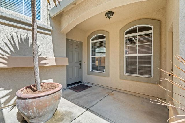 2525 Marsh Wren Way, Elk Grove, CA 95757