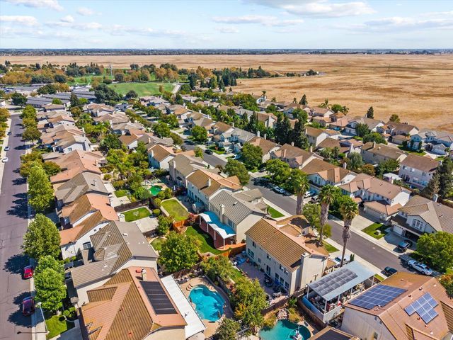 2525 Marsh Wren Way, Elk Grove, CA 95757