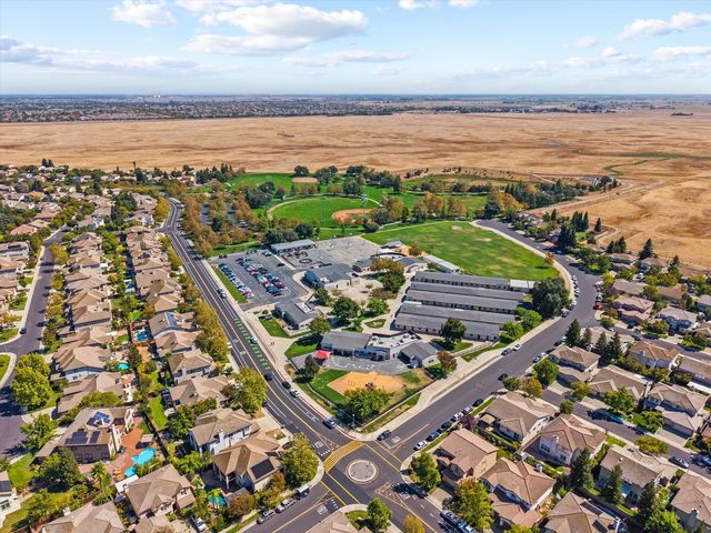 2525 Marsh Wren Way, Elk Grove, CA 95757