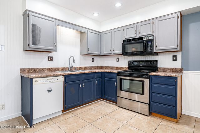 1604 Hopkins Ct, La Grange, KY 40031