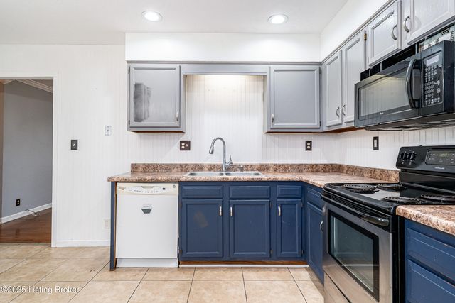 1604 Hopkins Ct, La Grange, KY 40031