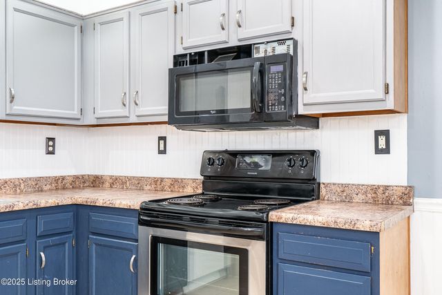 1604 Hopkins Ct, La Grange, KY 40031