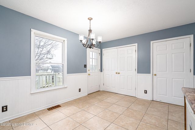 1604 Hopkins Ct, La Grange, KY 40031