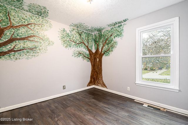 1604 Hopkins Ct, La Grange, KY 40031