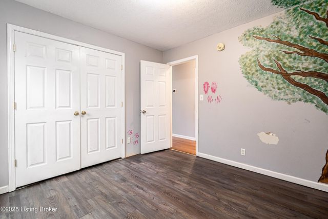 1604 Hopkins Ct, La Grange, KY 40031