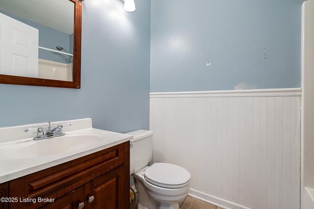 1604 Hopkins Ct, La Grange, KY 40031